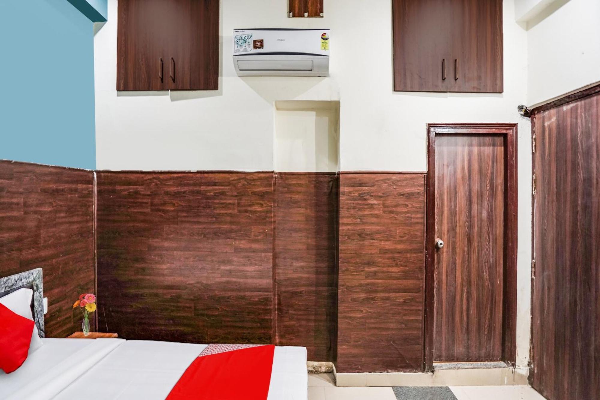 Hotel O Dream Palace Inn Noida Kültér fotó